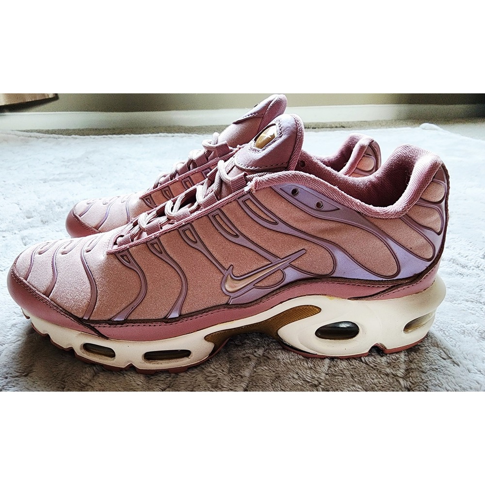Nike Air Max Plus TN Particle Rose Pink Sneakers Womens 8.5